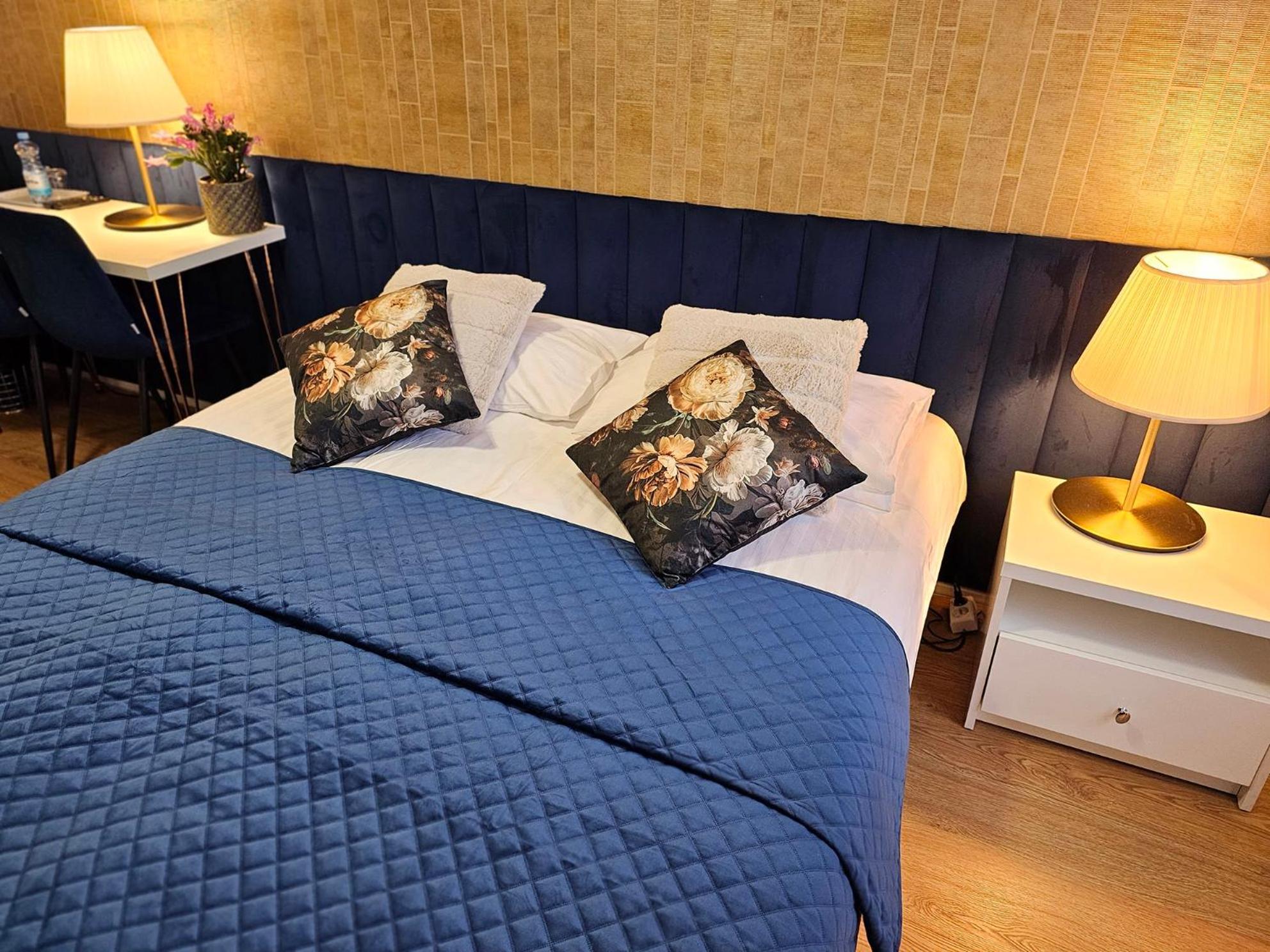 Hotel Kurpia Arte Новогруд Экстерьер фото